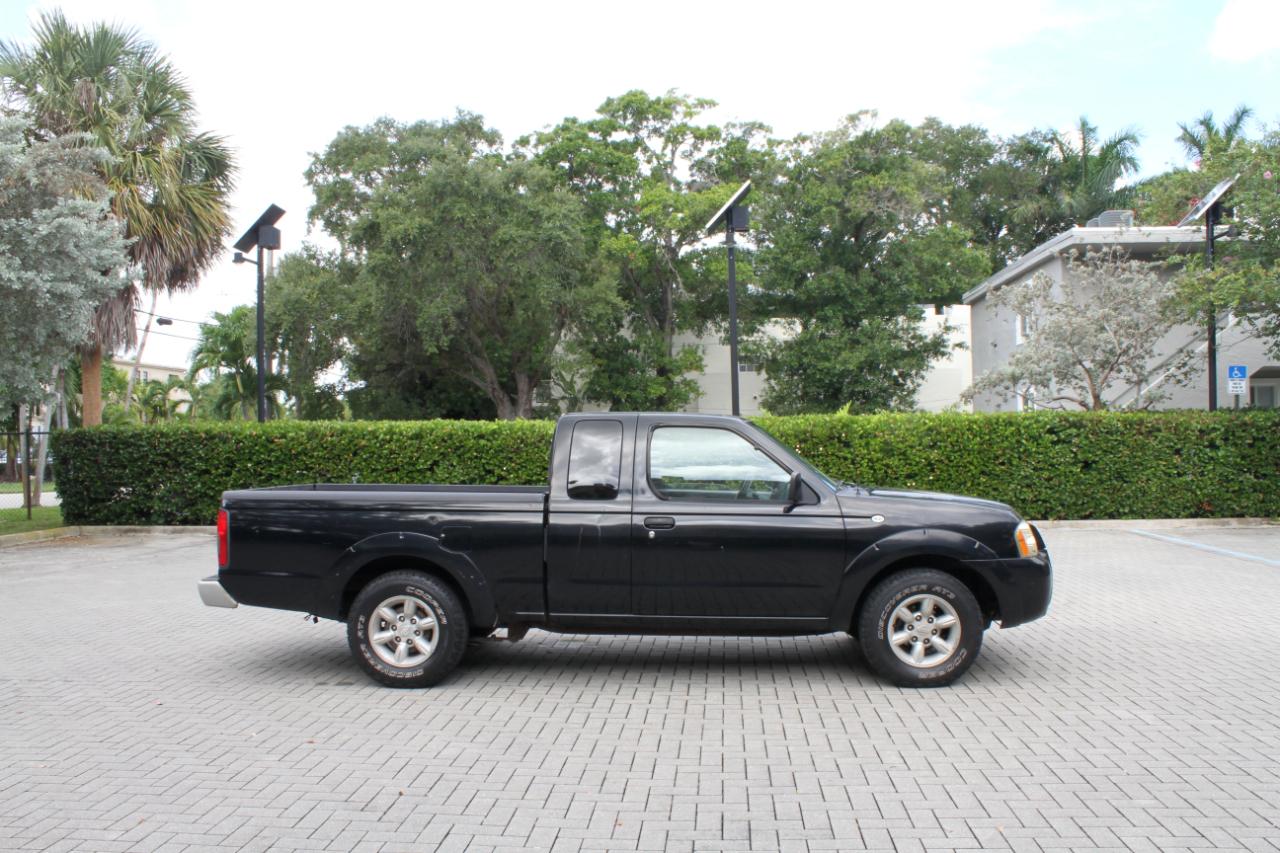 2002 Nissan Frontier - $3,900
