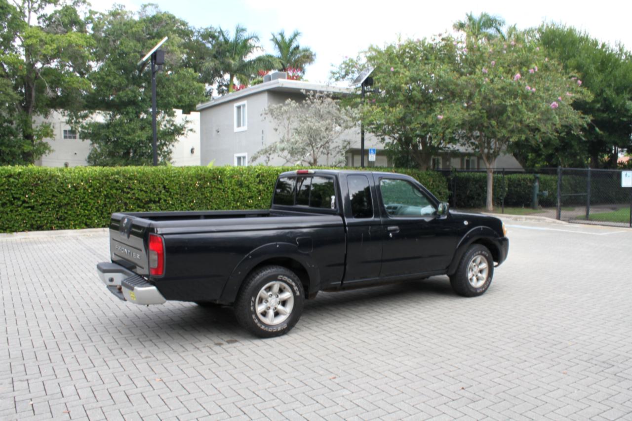 2002 Nissan Frontier - $3,900