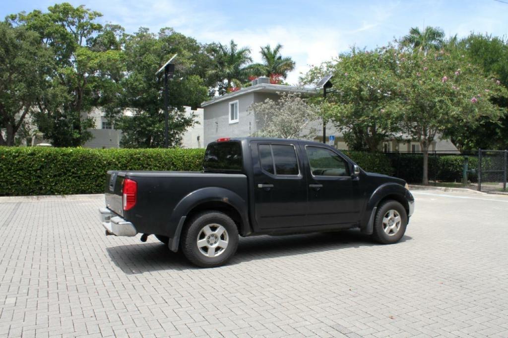 Nissan Frontier SE Crew Cab 4WD 2005