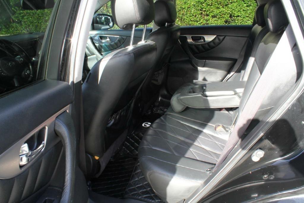 Infiniti FX FX35 2WD 2011