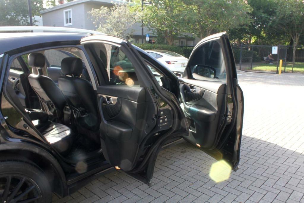 Infiniti FX FX35 2WD 2011