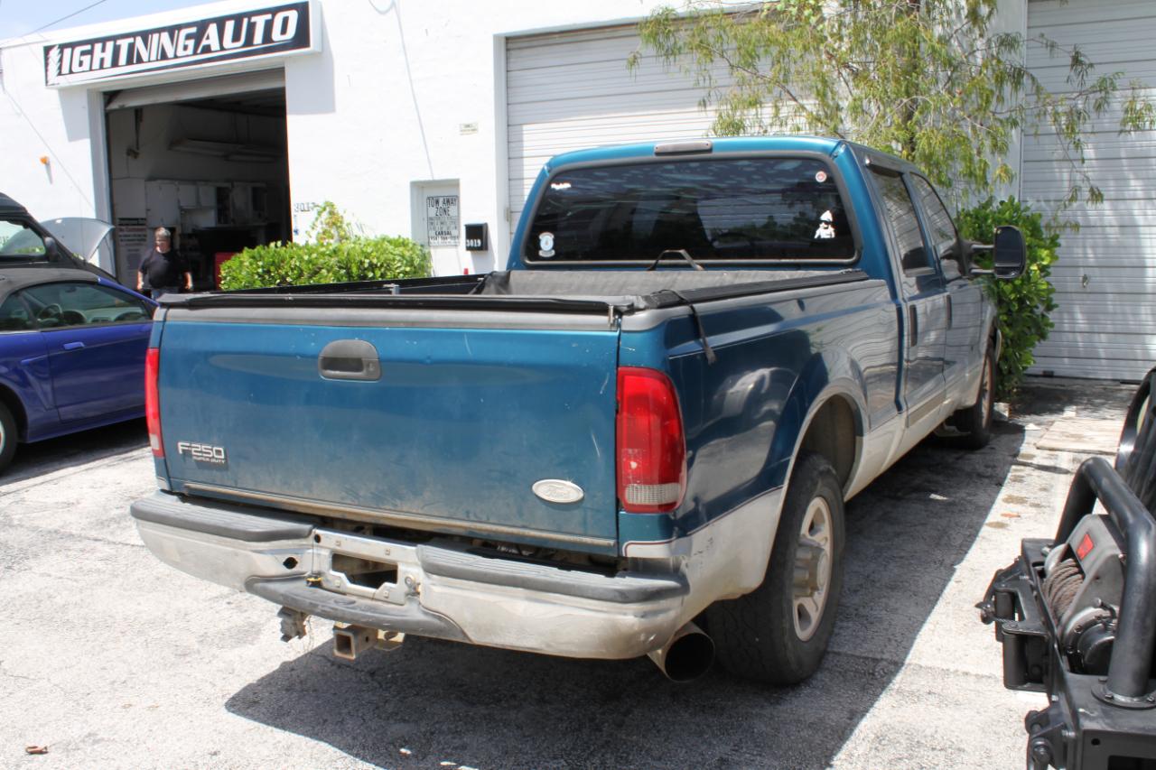 Ford F-250 SD XL Crew Cab Short Bed 2WD 2001