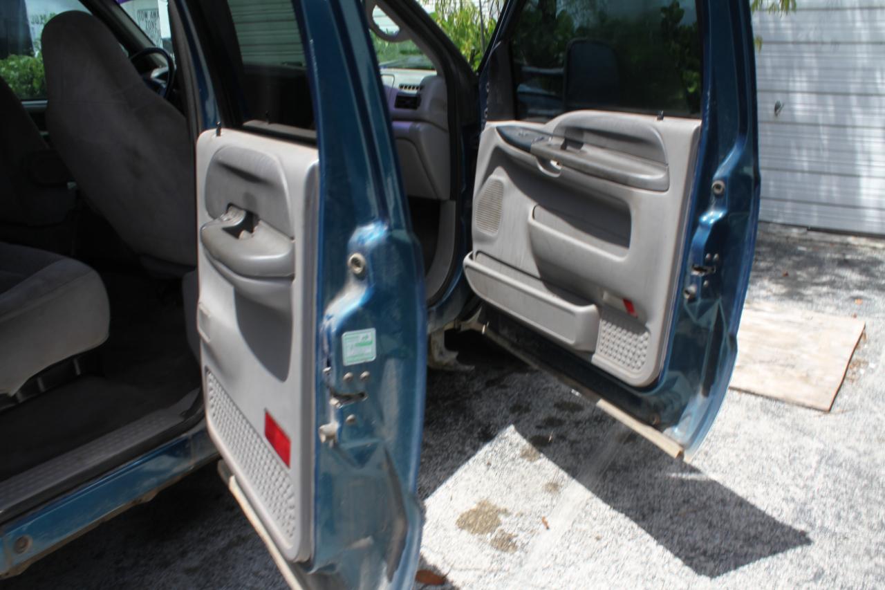 Ford F-250 SD XL Crew Cab Short Bed 2WD 2001