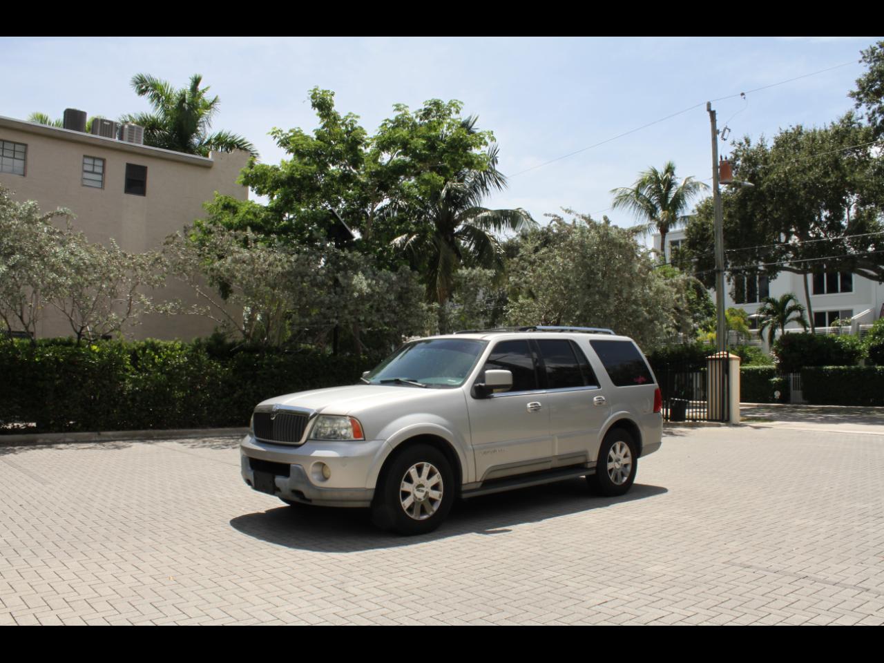Lincoln Navigator Luxury 2WD 2004