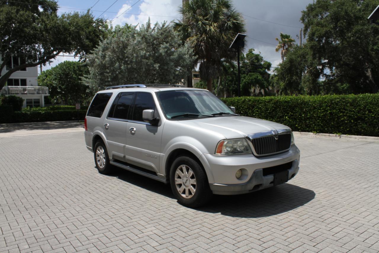 Lincoln Navigator Luxury 2WD 2004