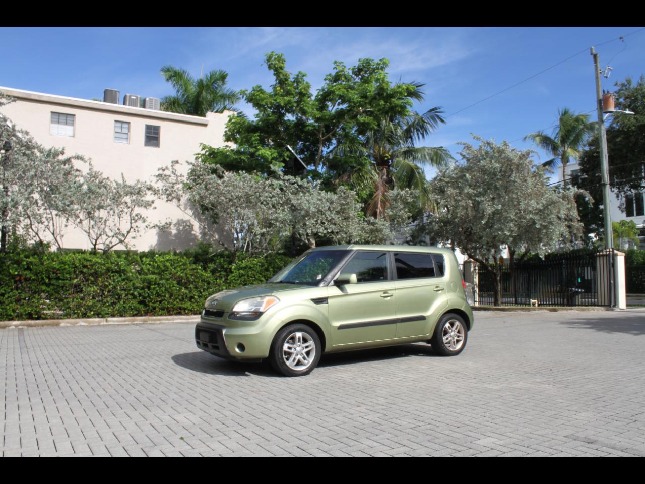 2011 Kia Soul +    
