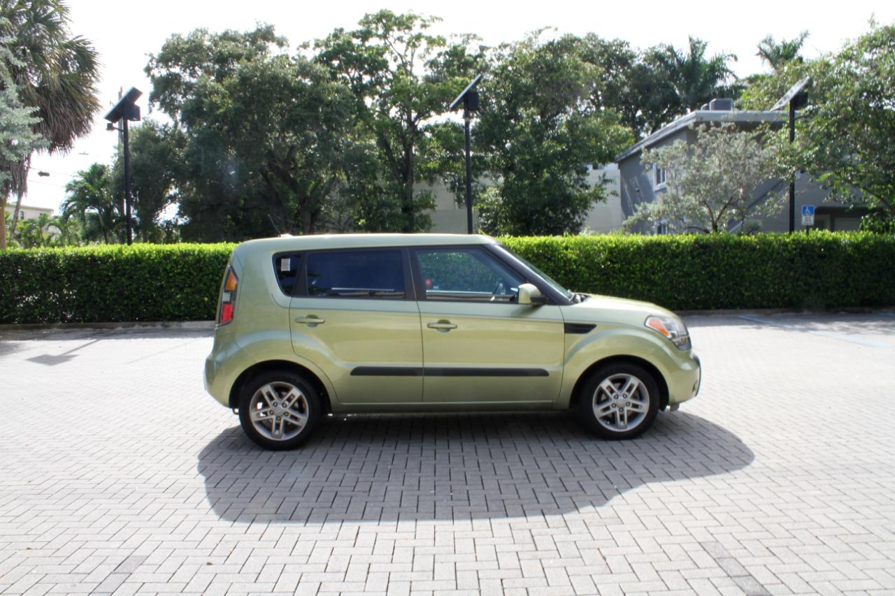 Kia Soul + 2011