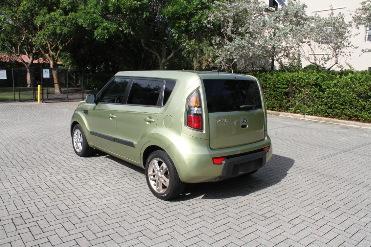 Kia Soul + 2011
