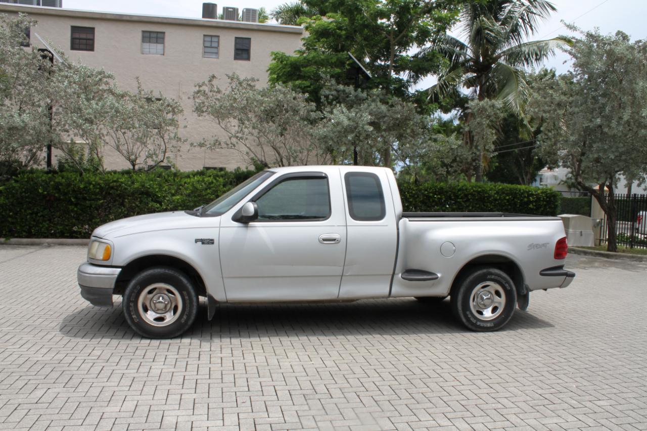 Ford F-150 XL SuperCab Flareside 2WD 2002