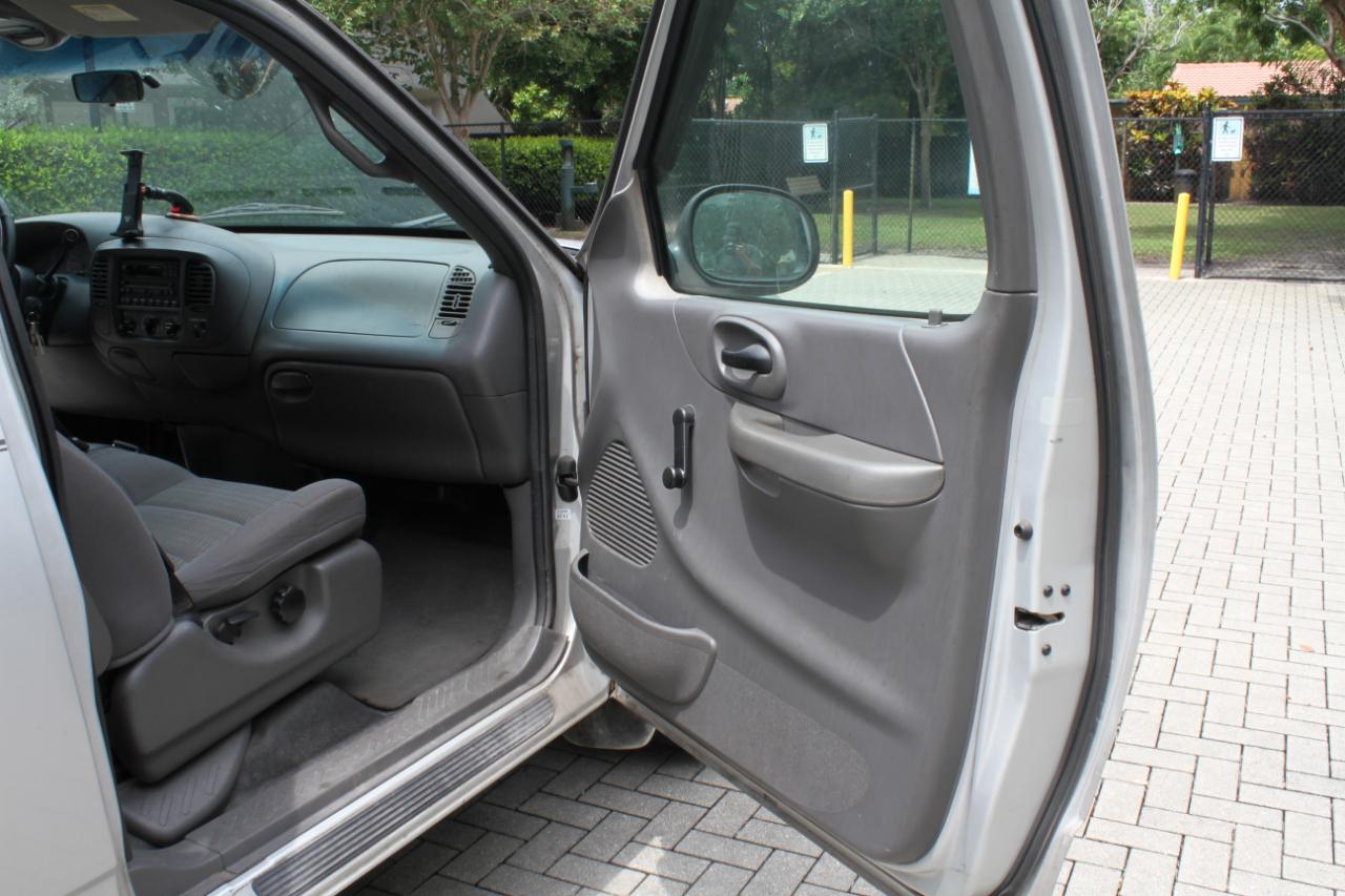 Ford F-150 XL SuperCab Flareside 2WD 2002