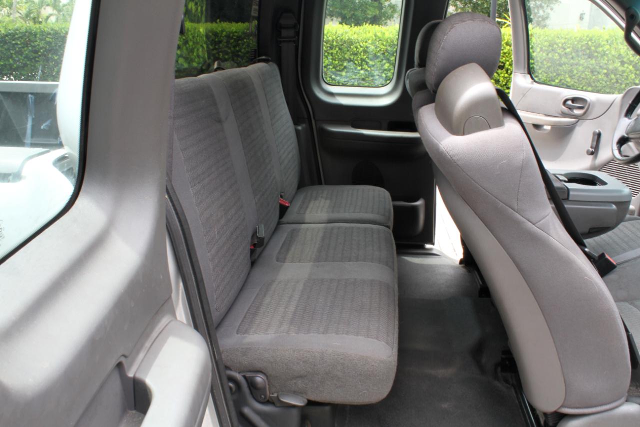 Ford F-150 XL SuperCab Flareside 2WD 2002