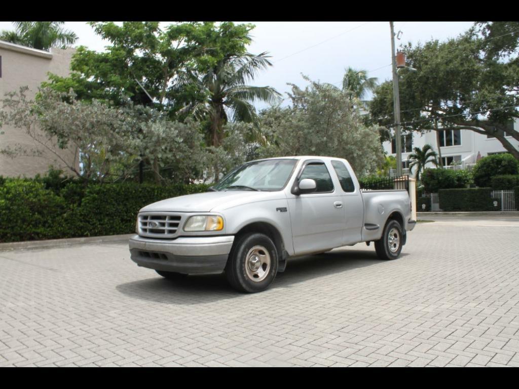 2002 Ford F-150 XL SuperCab Flareside 2WD