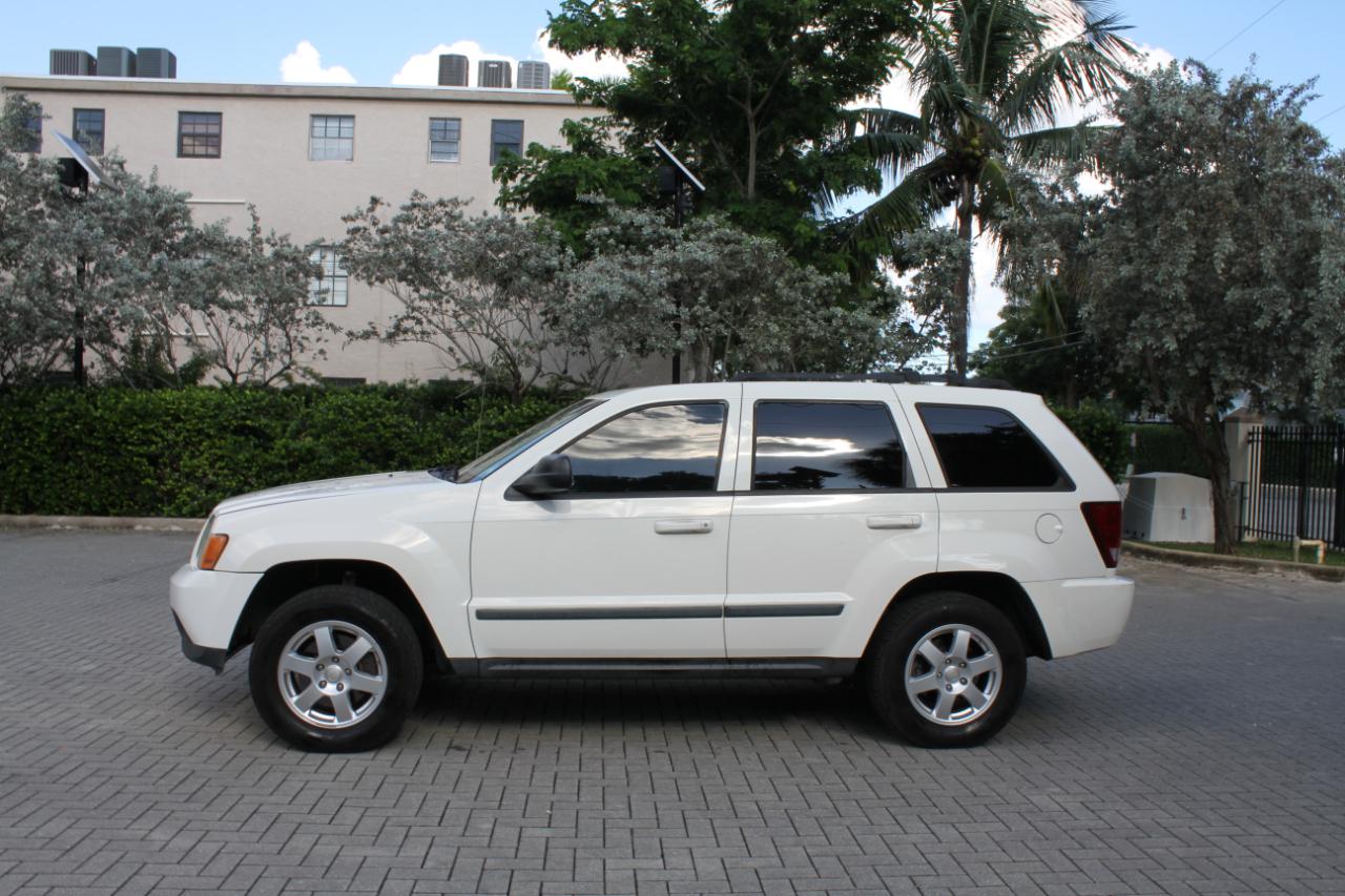 Jeep Grand Cherokee Laredo 2WD 2009