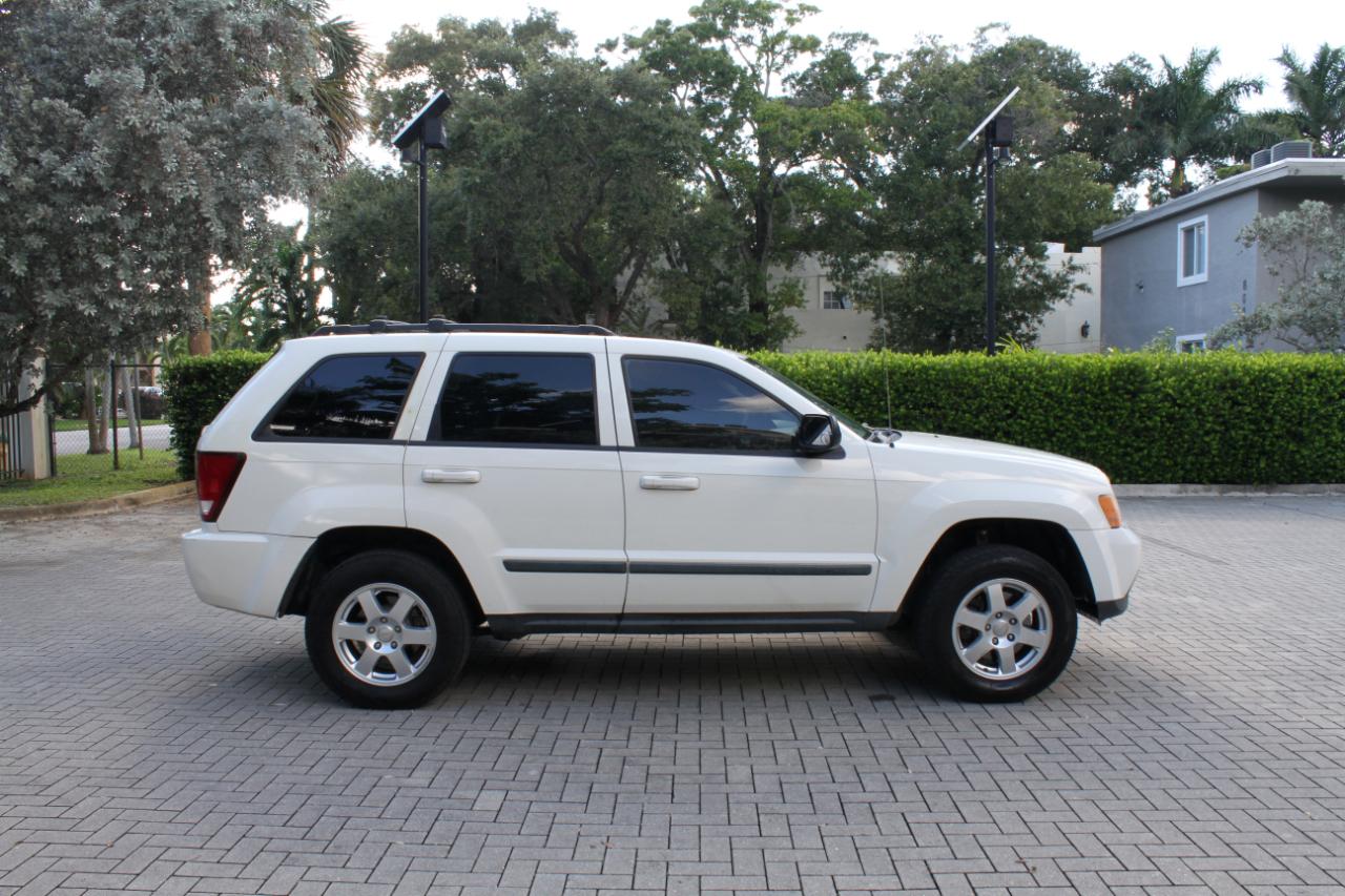 Jeep Grand Cherokee Laredo 2WD 2009