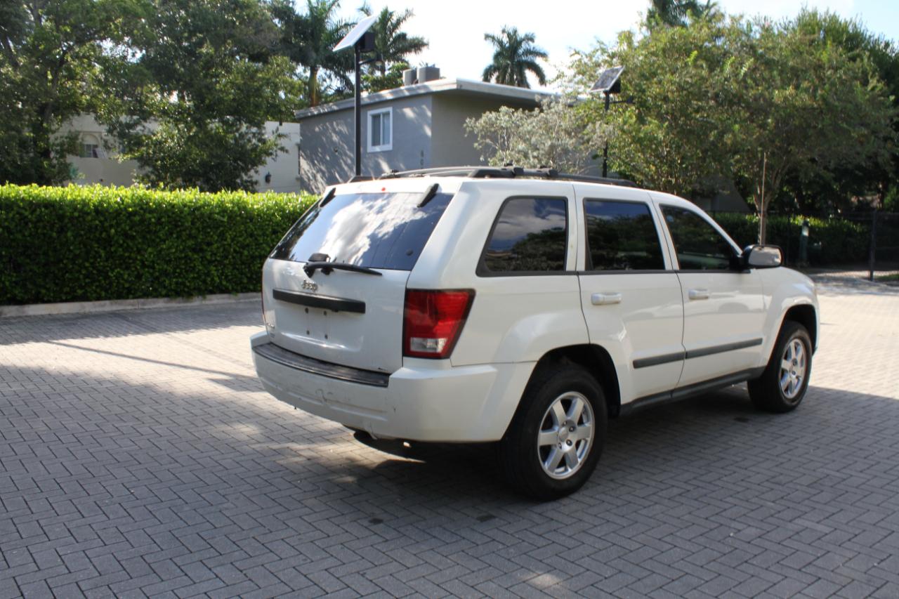 Jeep Grand Cherokee Laredo 2WD 2009