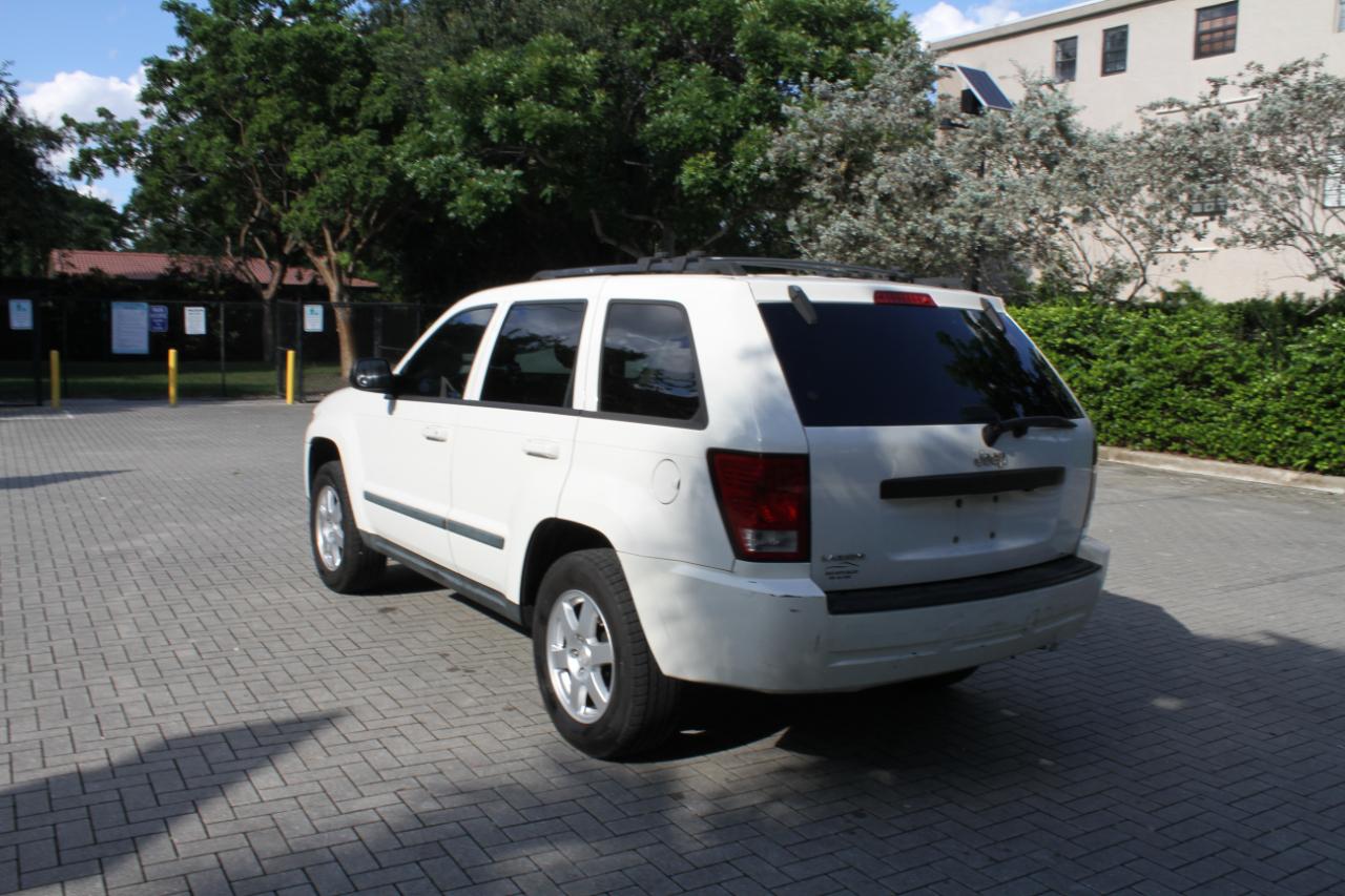 Jeep Grand Cherokee Laredo 2WD 2009