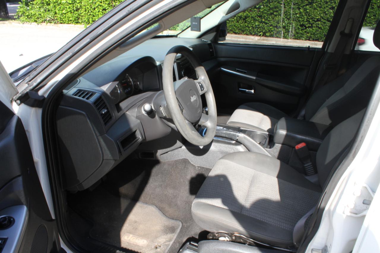 Jeep Grand Cherokee Laredo 2WD 2009