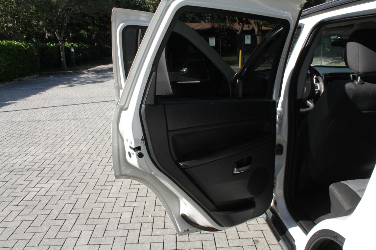 Jeep Grand Cherokee Laredo 2WD 2009