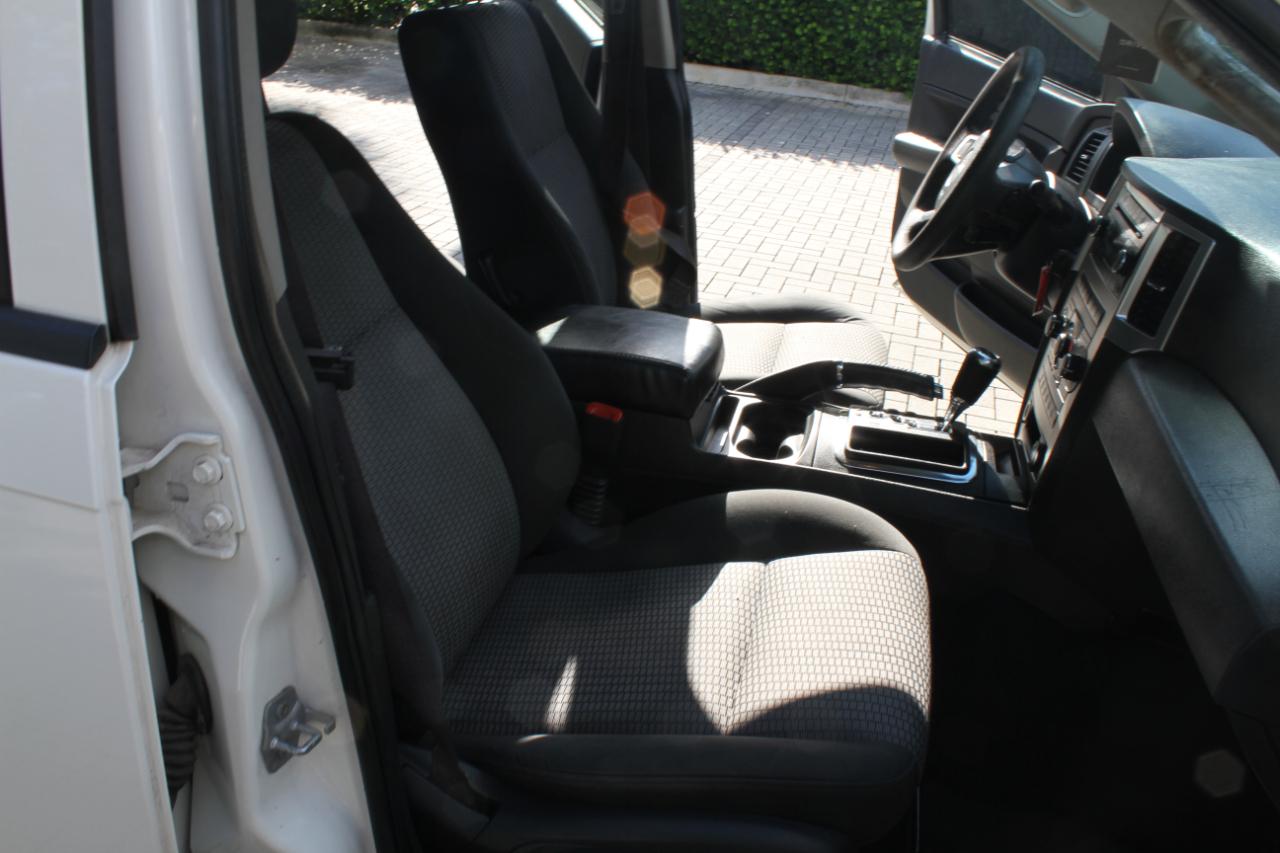 Jeep Grand Cherokee Laredo 2WD 2009