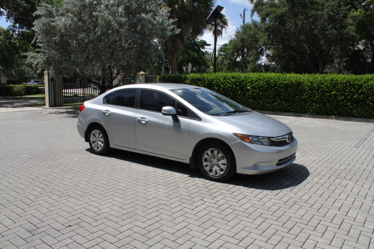 Honda Civic LX Sedan 5-Speed AT 2012