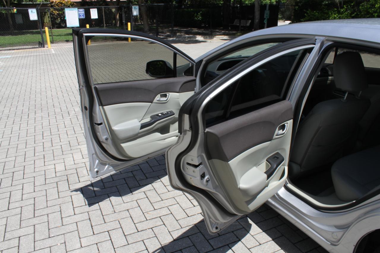 Honda Civic LX Sedan 5-Speed AT 2012