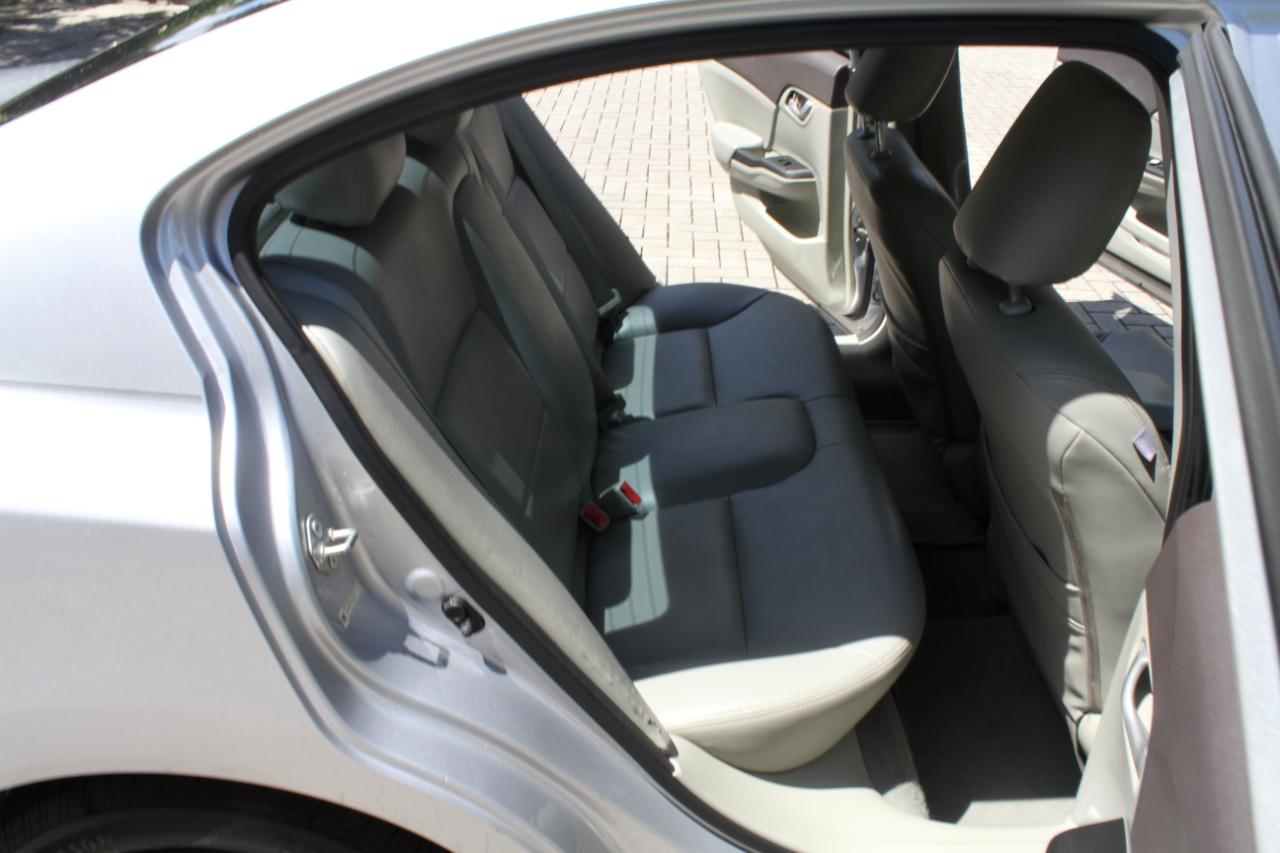 Honda Civic LX Sedan 5-Speed AT 2012