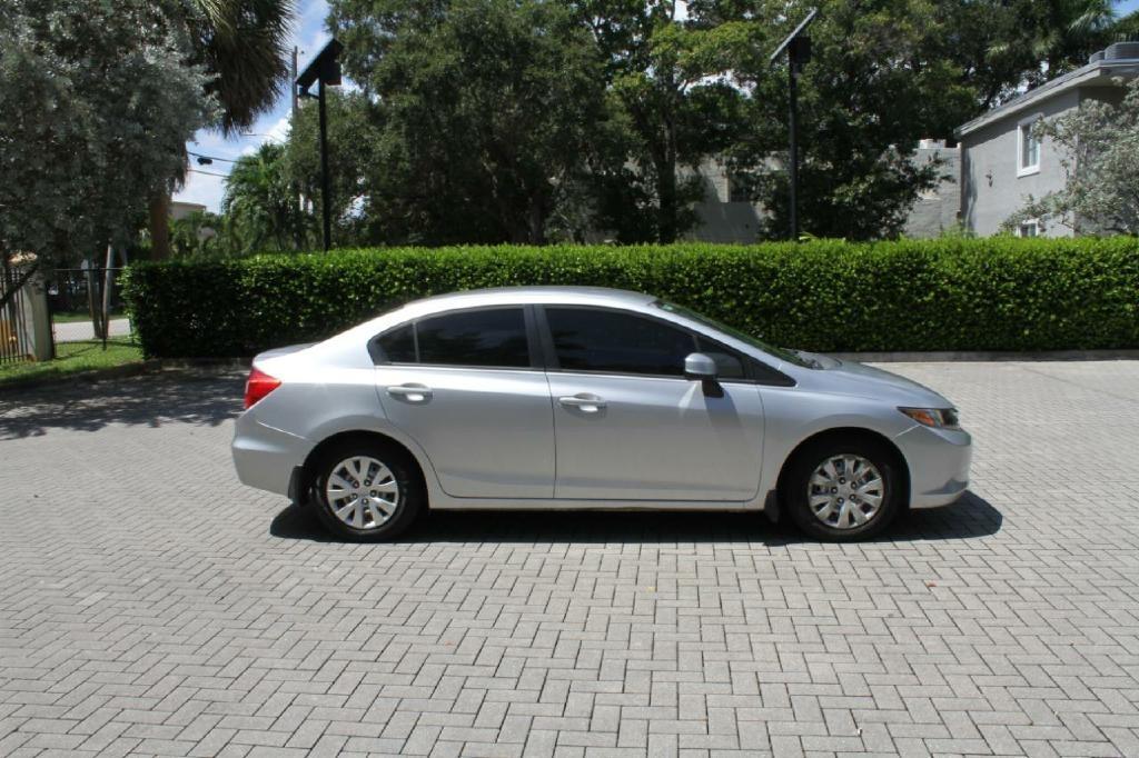 Honda Civic LX Sedan 5-Speed AT 2012