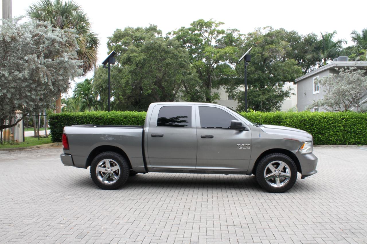 RAM 1500 Tradesman Crew Cab SWB 2WD 2013
