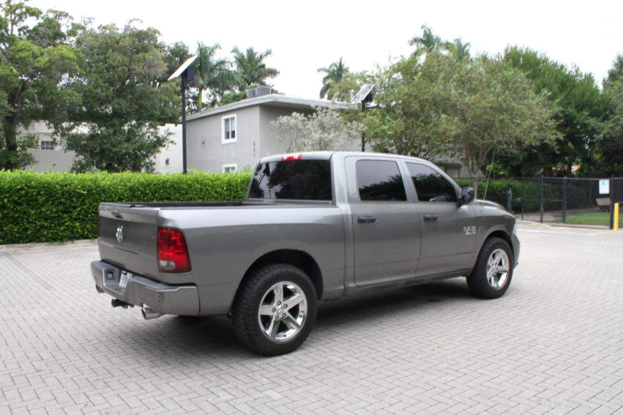 RAM 1500 Tradesman Crew Cab SWB 2WD 2013
