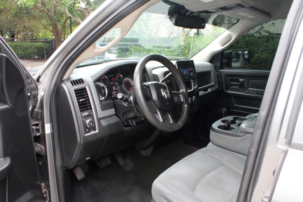 RAM 1500 Tradesman Crew Cab SWB 2WD 2013