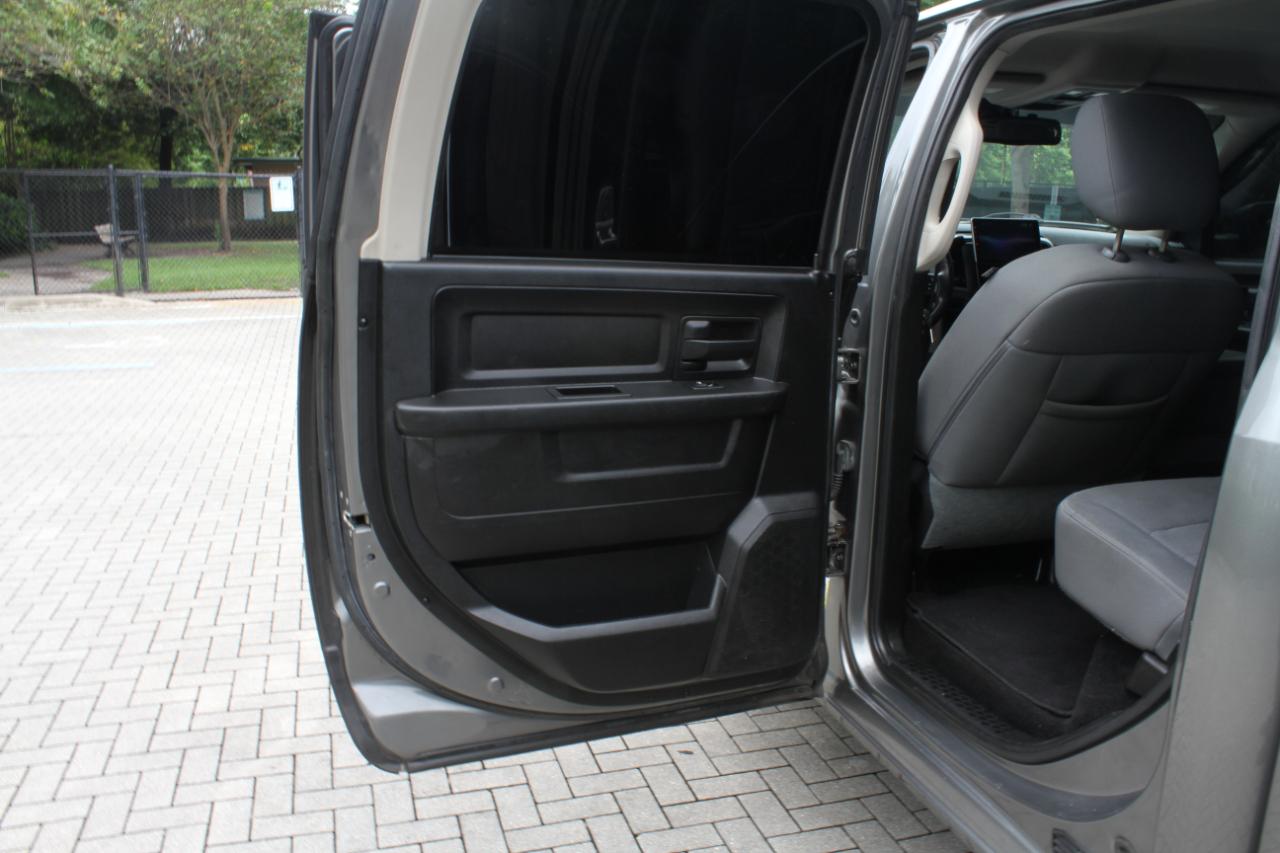 RAM 1500 Tradesman Crew Cab SWB 2WD 2013