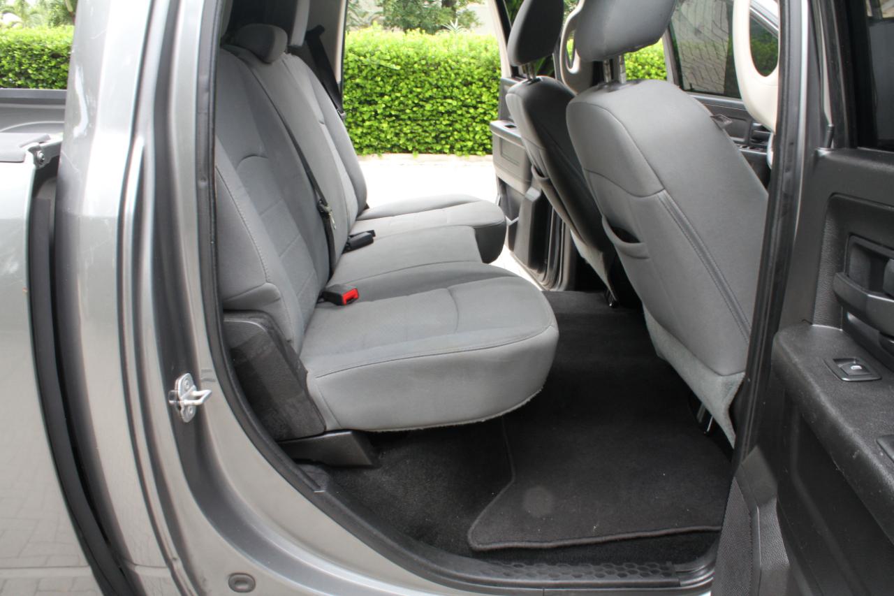 RAM 1500 Tradesman Crew Cab SWB 2WD 2013