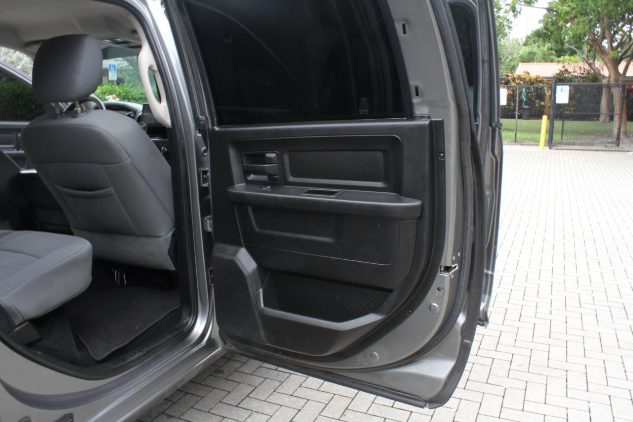 RAM 1500 Tradesman Crew Cab SWB 2WD 2013