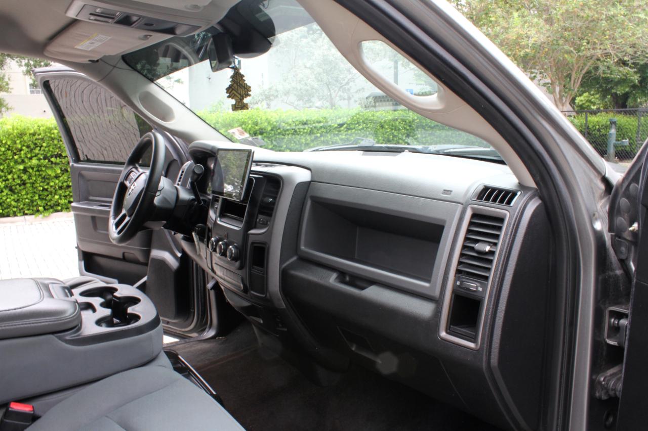 RAM 1500 Tradesman Crew Cab SWB 2WD 2013