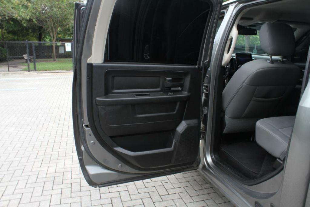 RAM 1500 Tradesman Crew Cab SWB 2WD 2013