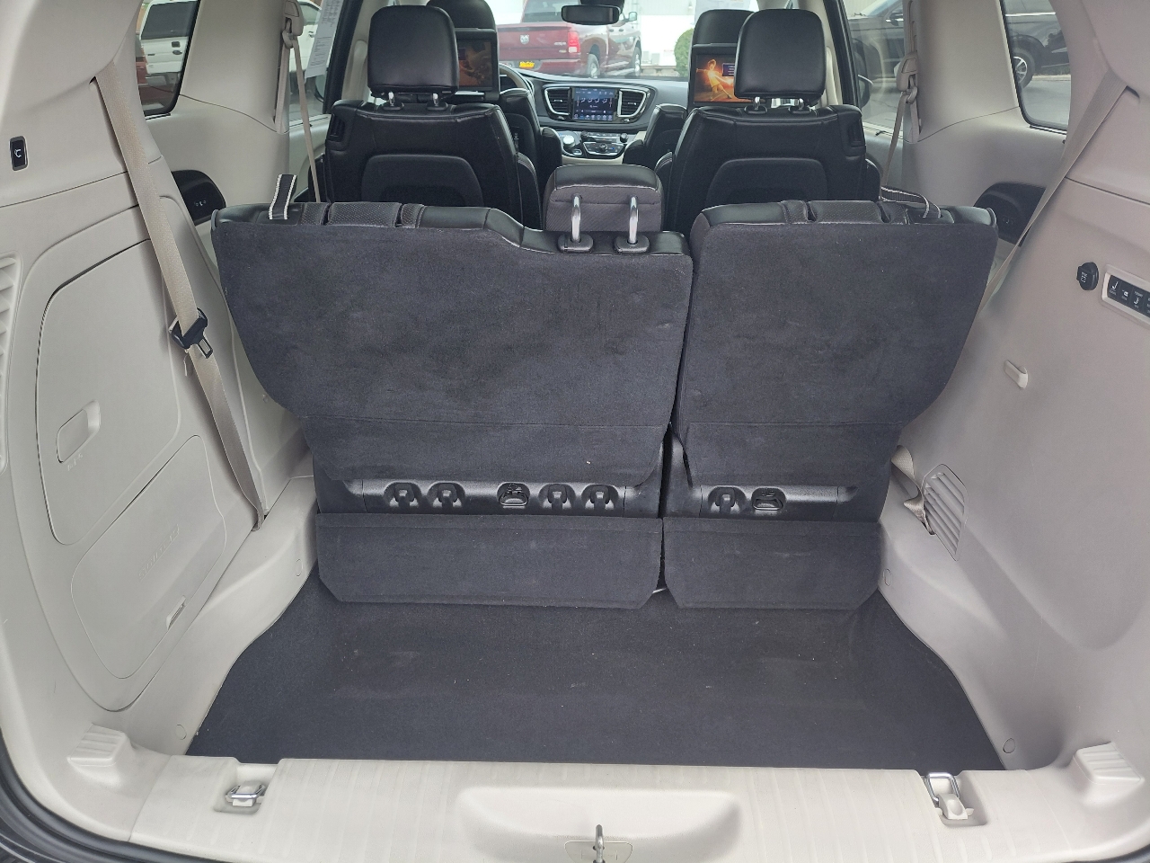 Chrysler Pacifica Limited 2020