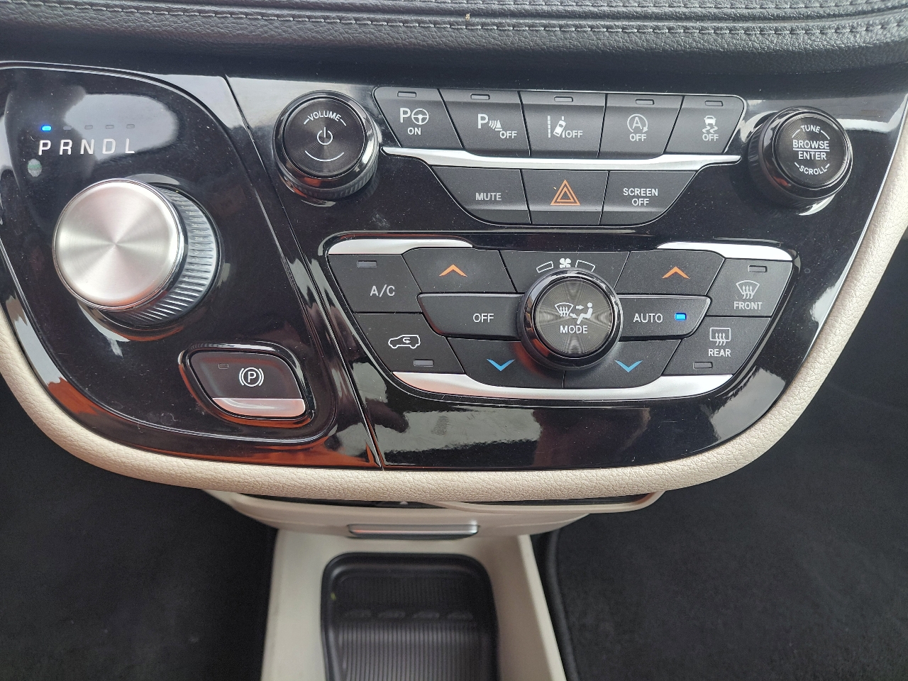 Chrysler Pacifica Limited 2020