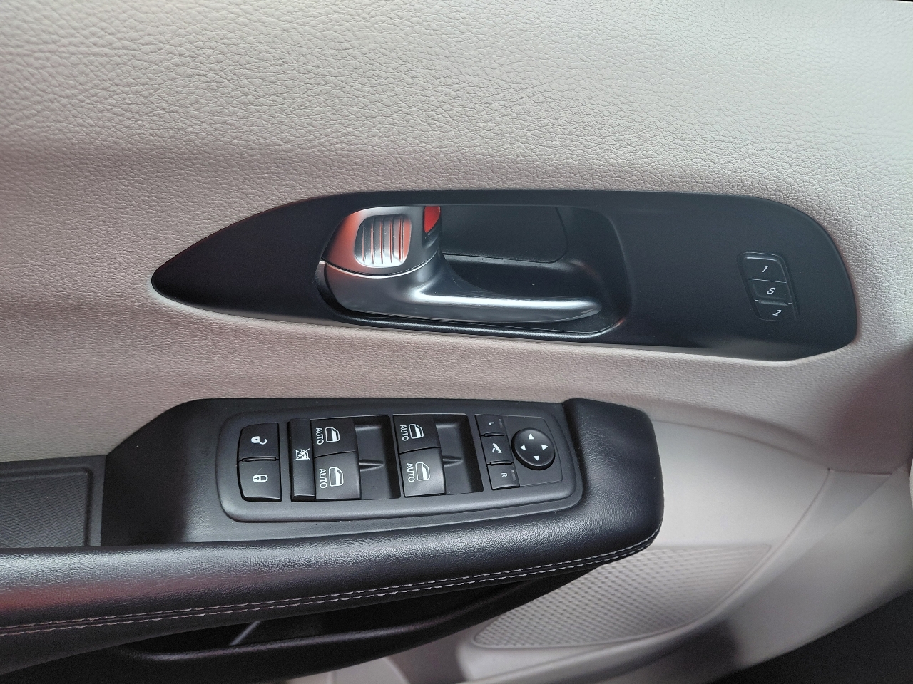 Chrysler Pacifica Limited 2020