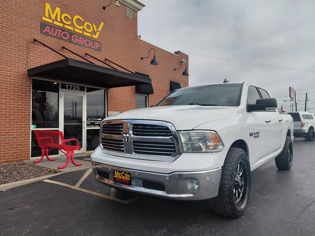 2016 RAM 1500 SLT Crew Cab SWB 4WD