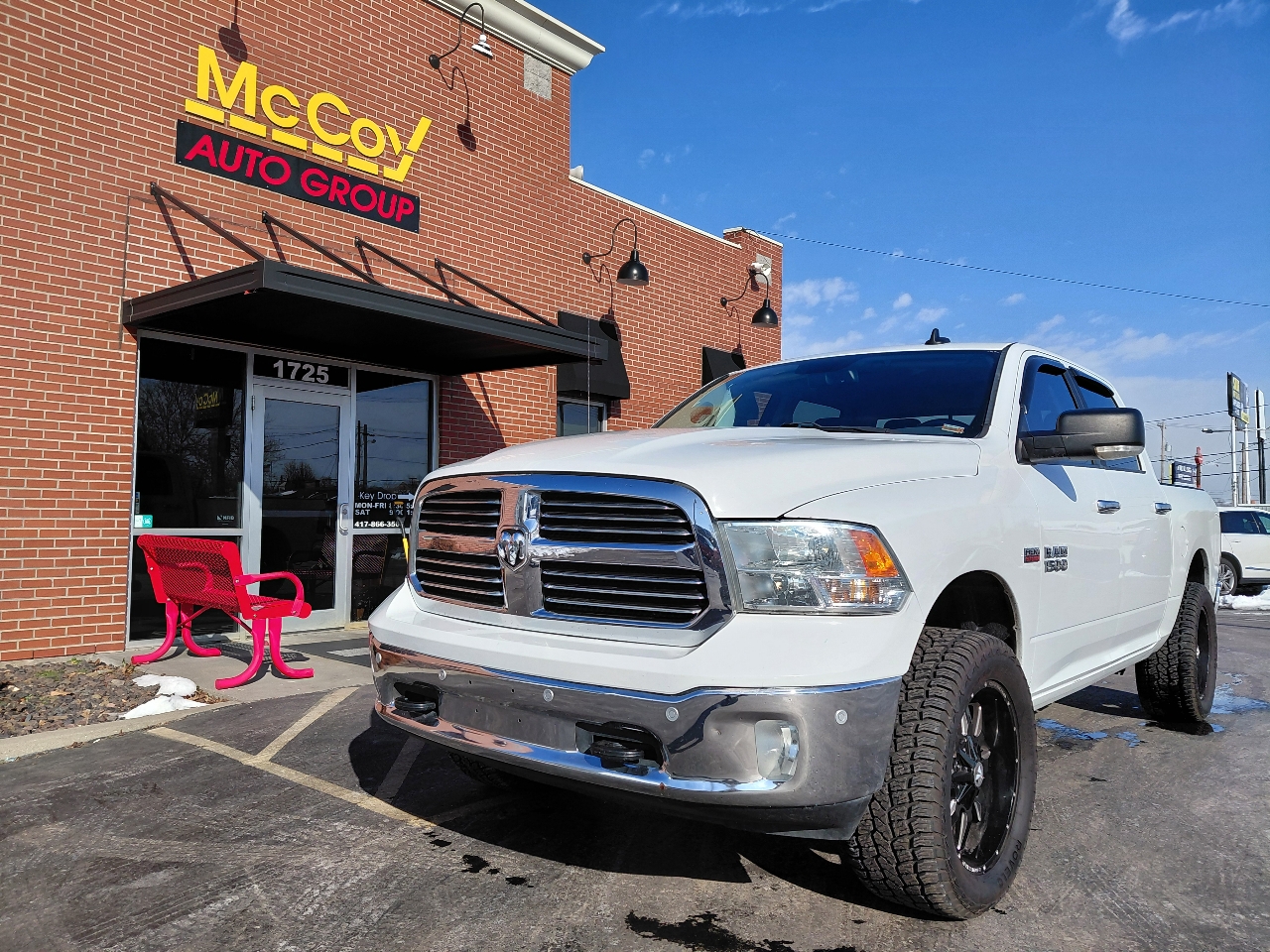 2017 RAM 1500 SLT Crew Cab SWB 4WD