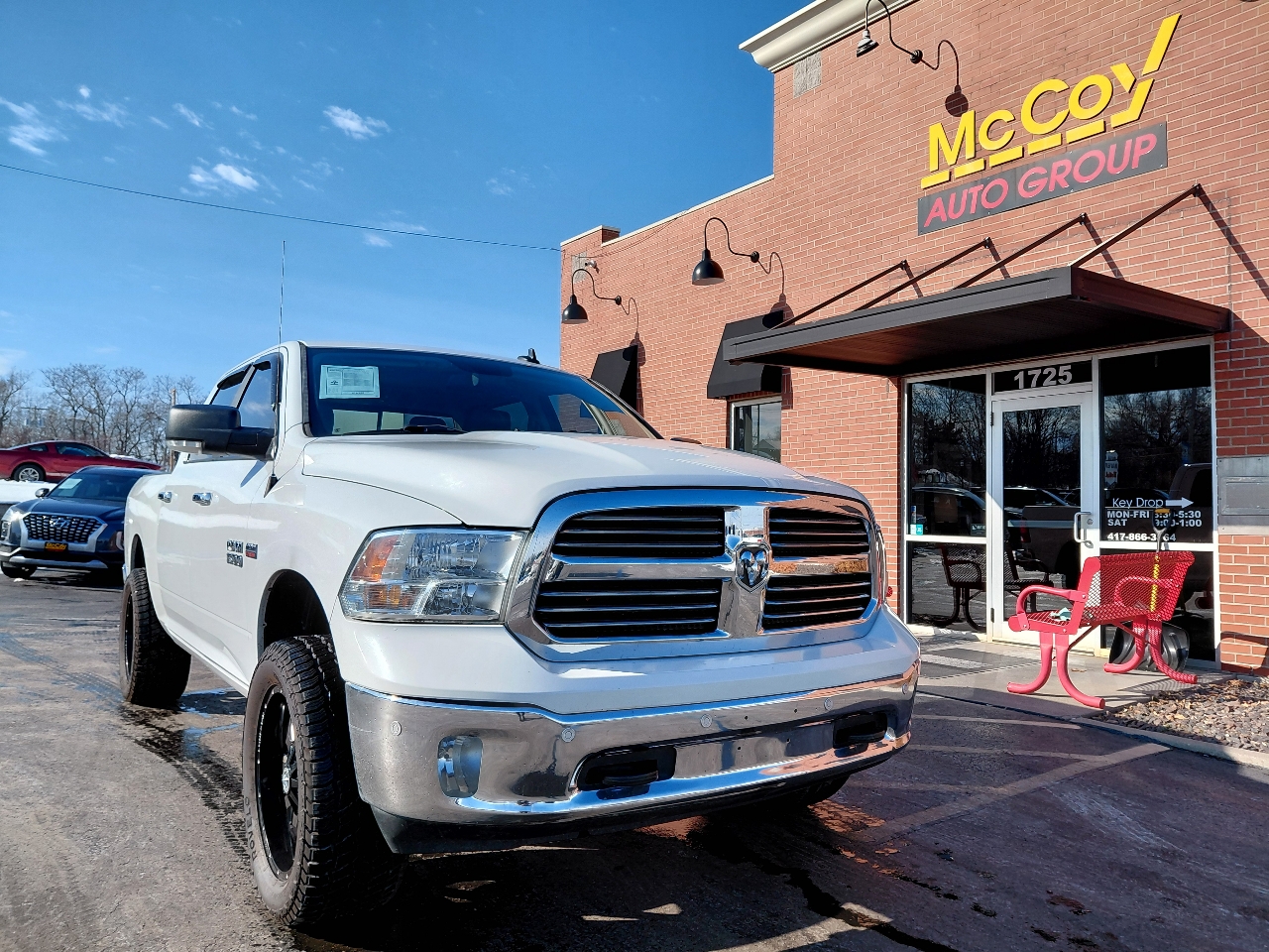 RAM 1500 SLT Crew Cab SWB 4WD 2017