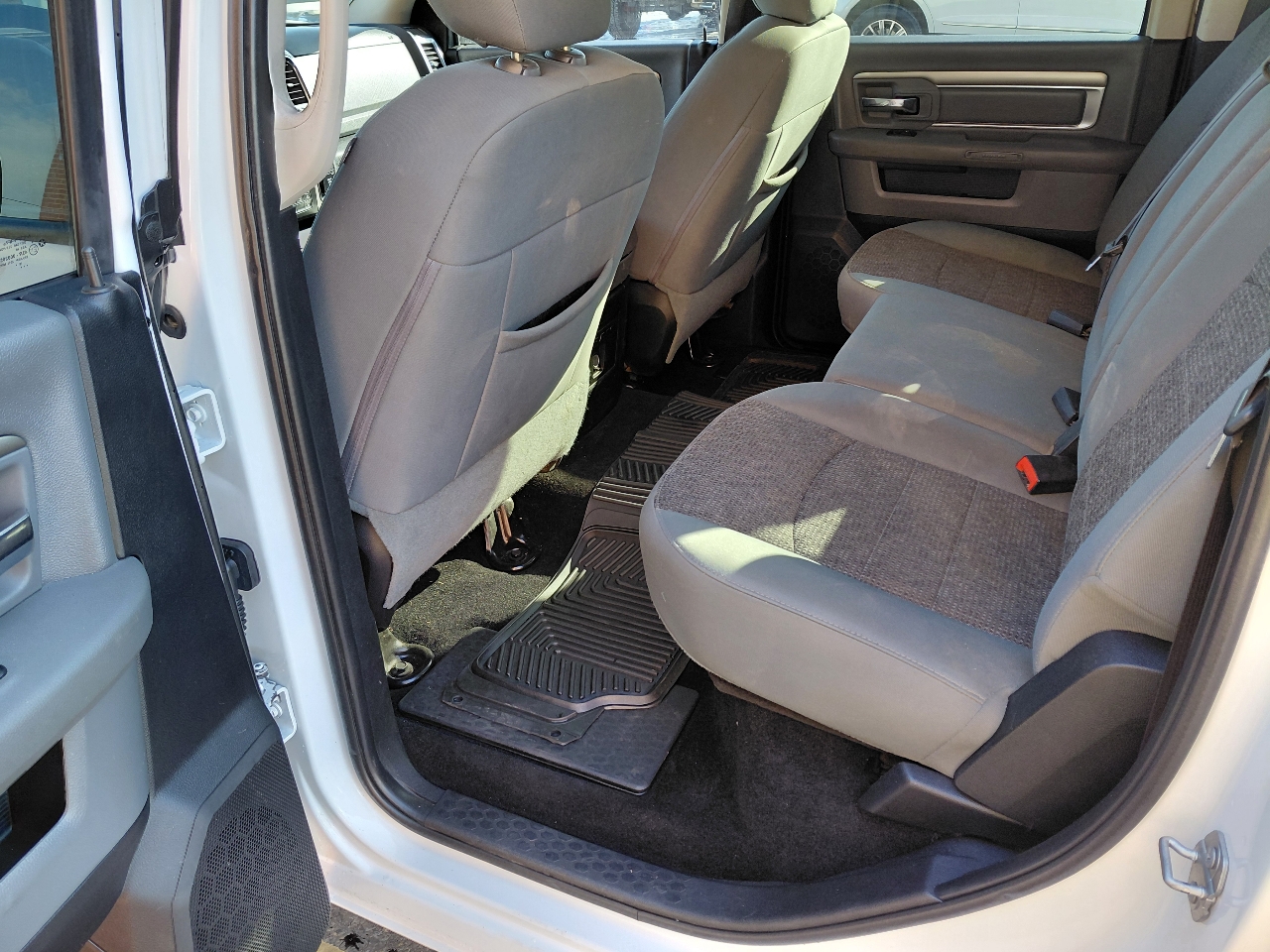 RAM 1500 SLT Crew Cab SWB 4WD 2017