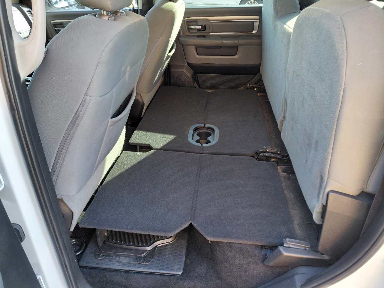 RAM 1500 SLT Crew Cab SWB 4WD 2017