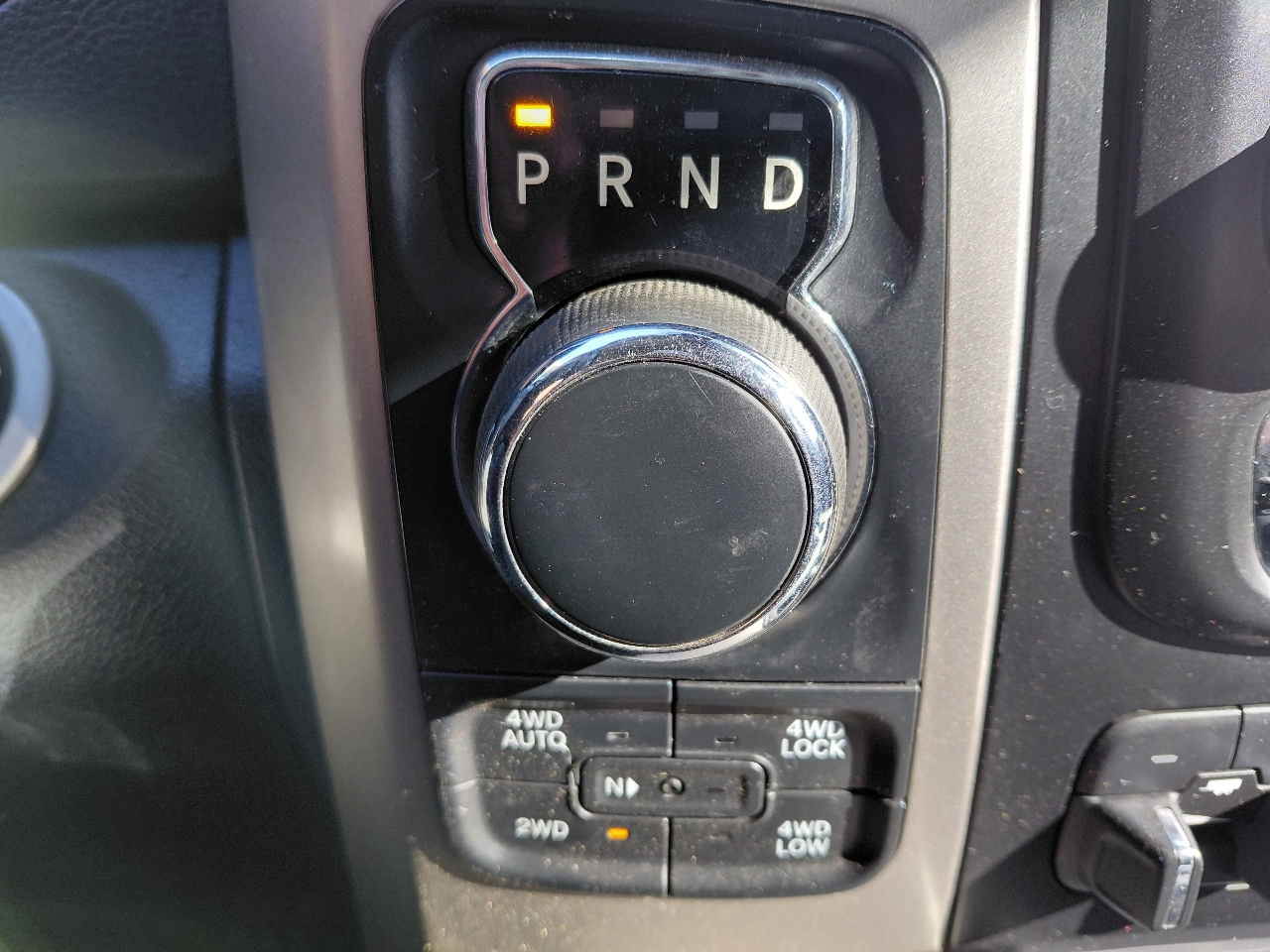 RAM 1500 SLT Crew Cab SWB 4WD 2017