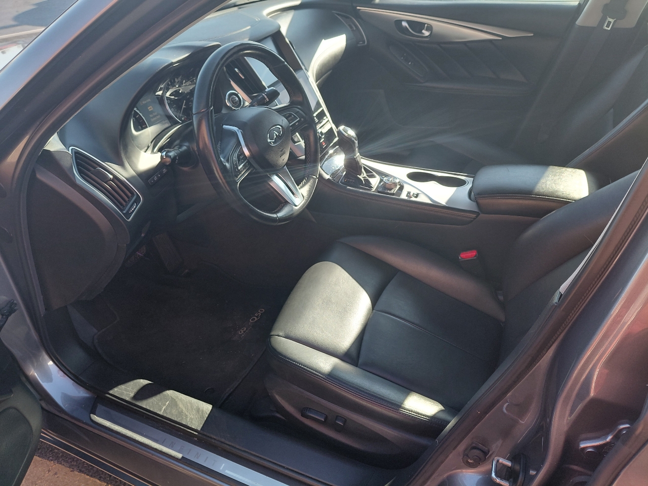 Infiniti Q50 3.0t LUXE 2020