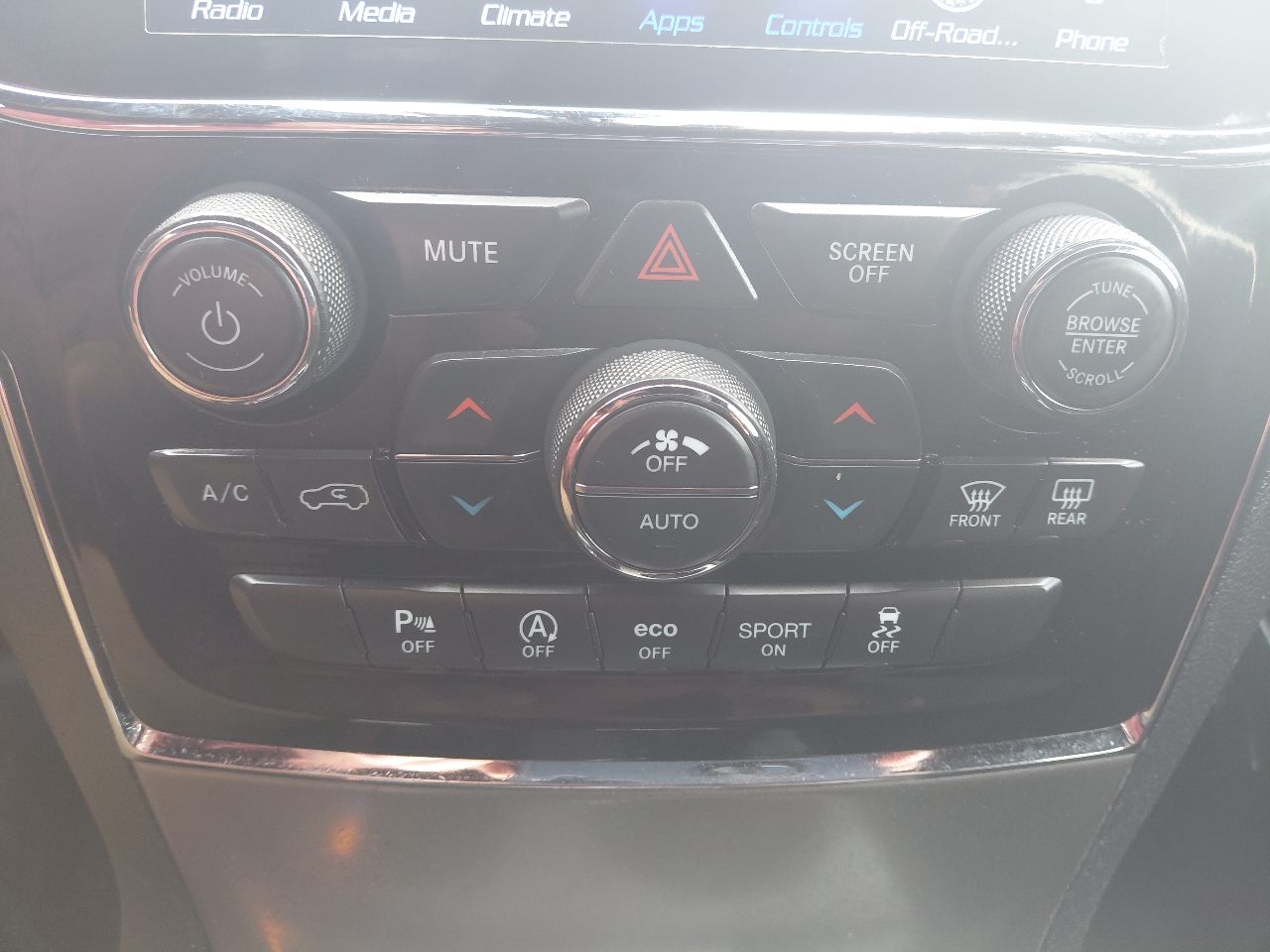 Jeep Grand Cherokee Laredo 4WD 2019