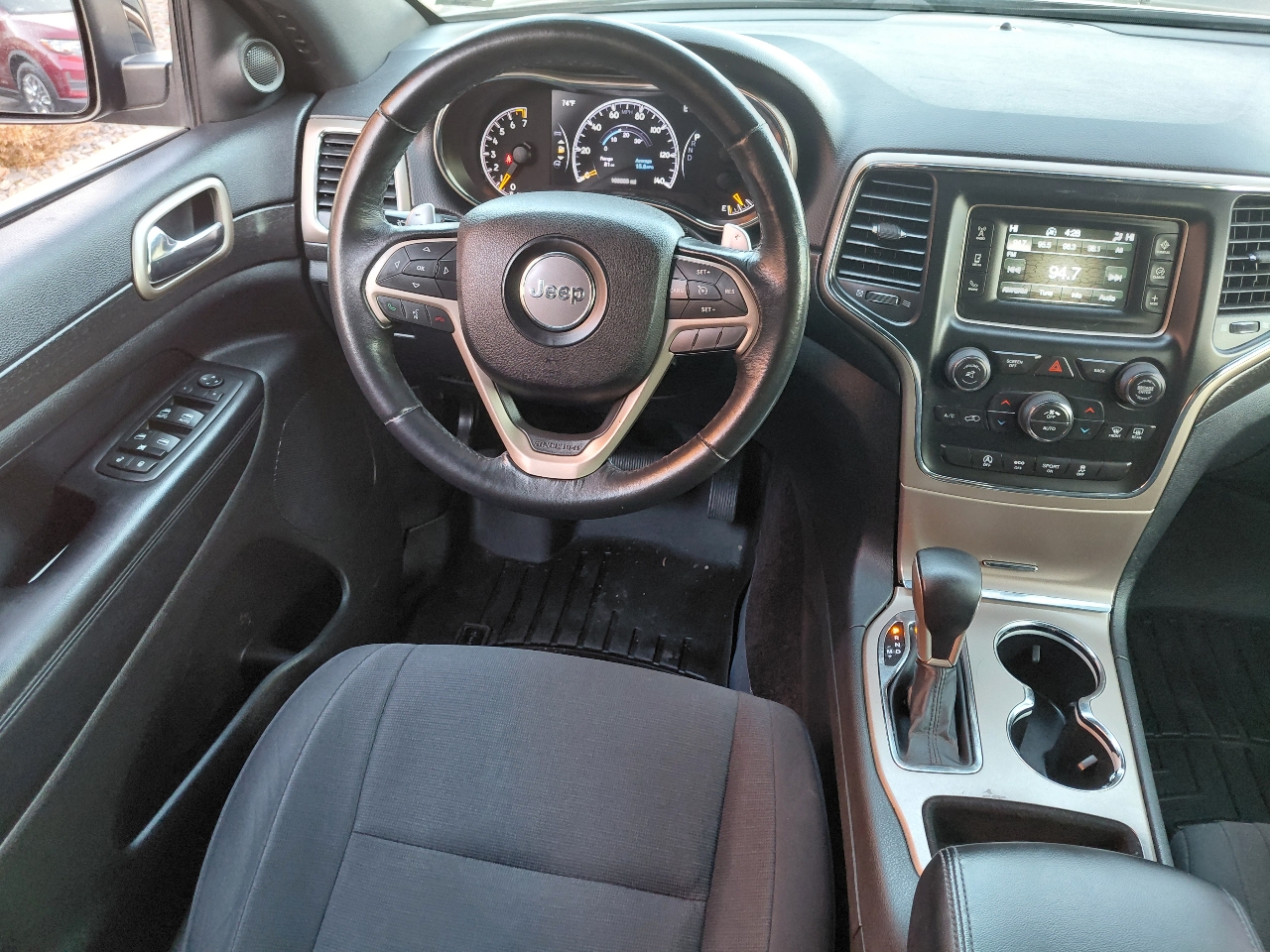 Jeep Grand Cherokee Laredo 4WD 2016