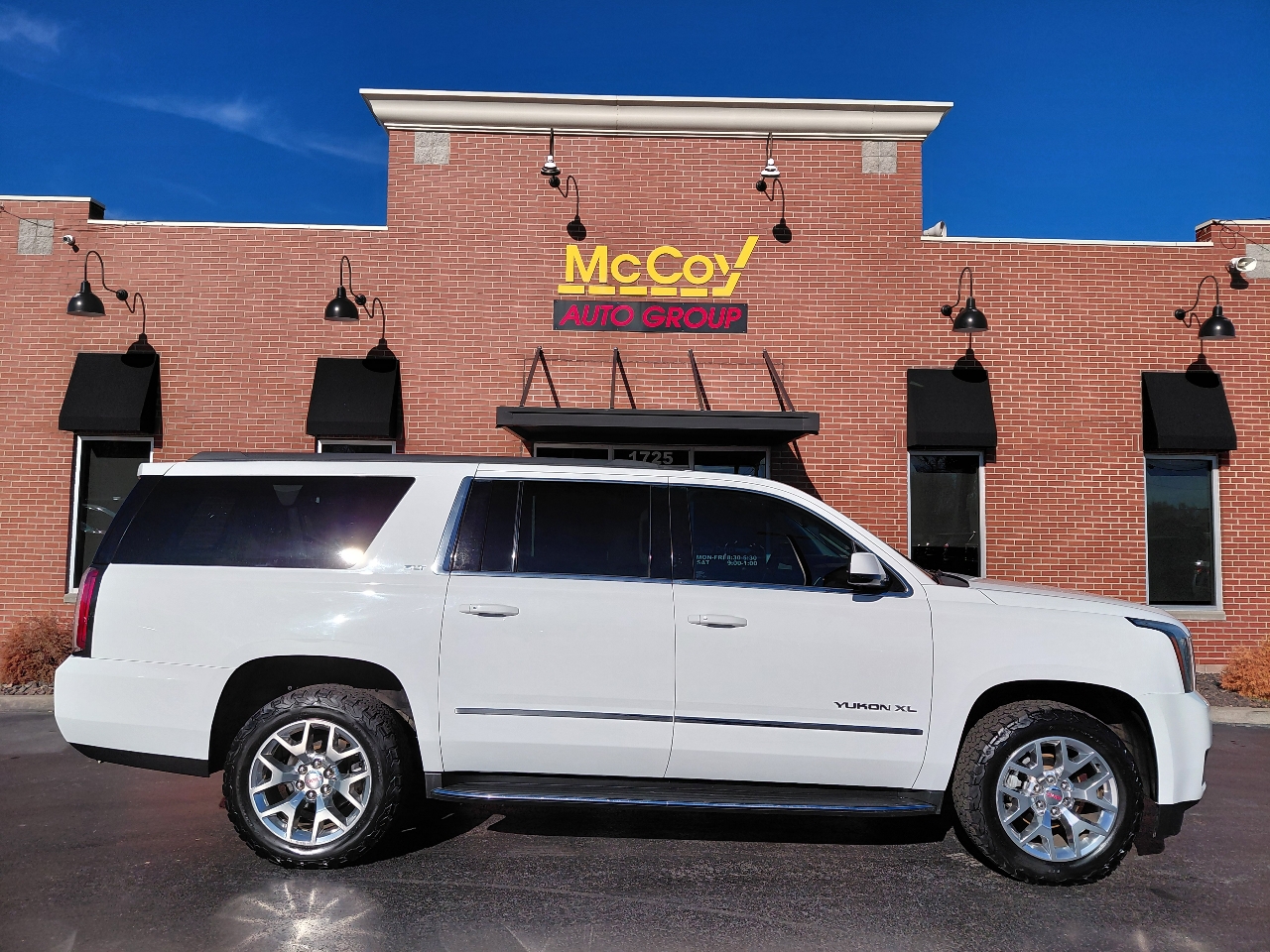 GMC Yukon XL SLT 2WD 2017