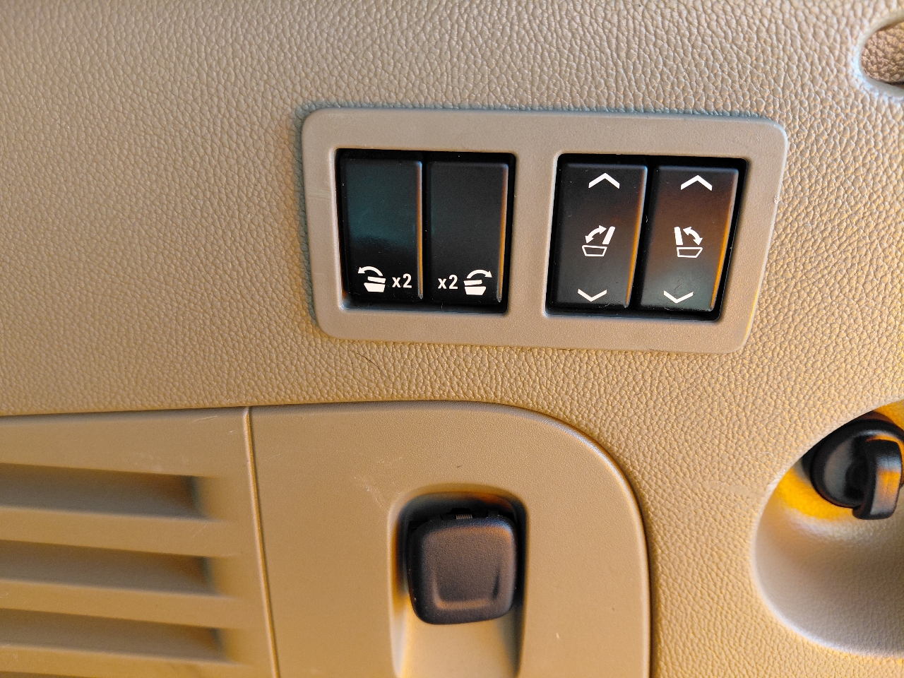 GMC Yukon XL SLT 2WD 2017