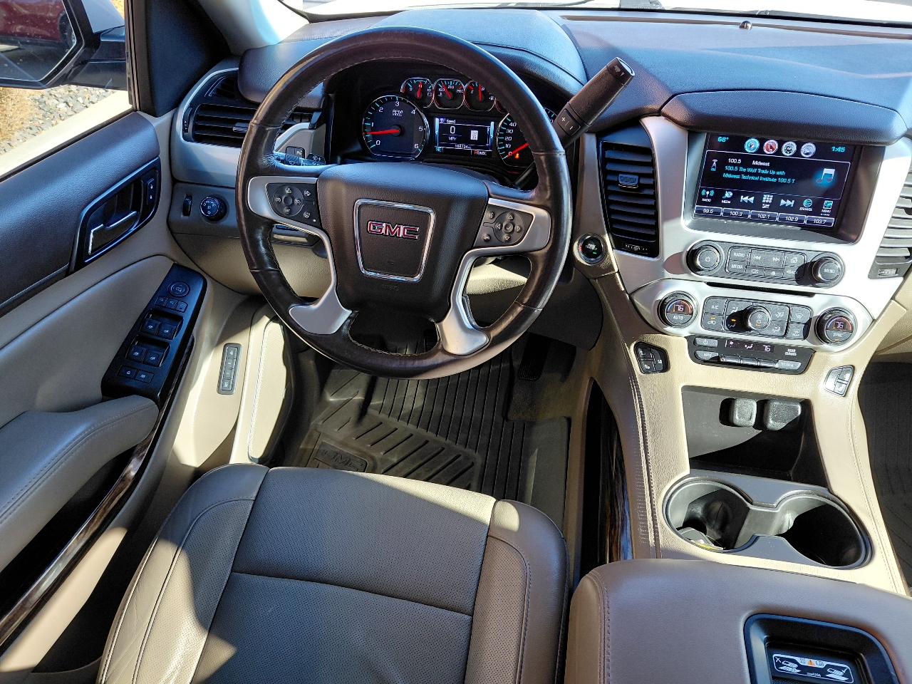 GMC Yukon XL SLT 2WD 2017